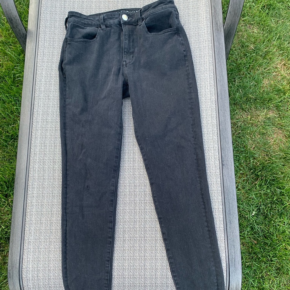 Black High Rise American Eagle Jegging